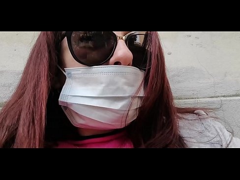 ❤️ Nicoletta se pomstí svému sousedovi a vyčůrá se mu do garáže (Speciál Covid19 Italská karanténa) Porno u nás ❌️