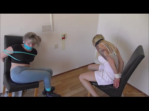 ❤️ Závislá / svázaná a s roubíkem / dáma v nesnázích Porno u nás ❌️