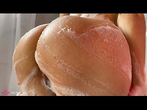 ❤️ Bruneta masturbuje kundu vibrátorem až k intenzivnímu orgasmu ve sprše Porno u nás ❌️