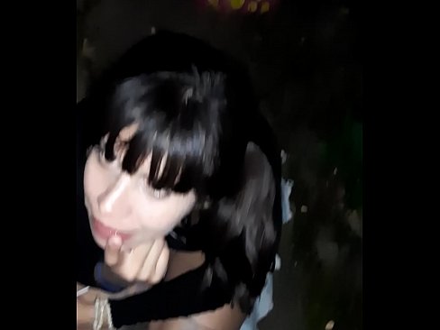 ❤️ Na ulici zduřelý penis výměnou za bonbóny Porno u nás ❌️