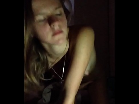 ❤️ Dívka masturbuje a udělá se Porno u nás ❌️
