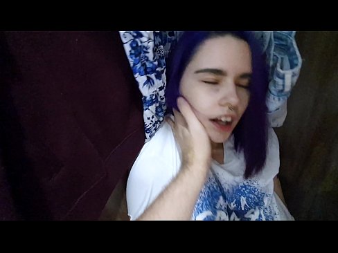 ❤️ Našel jsem svou sestru ve skříni a pomohl jí udělat se Porno u nás ❌️