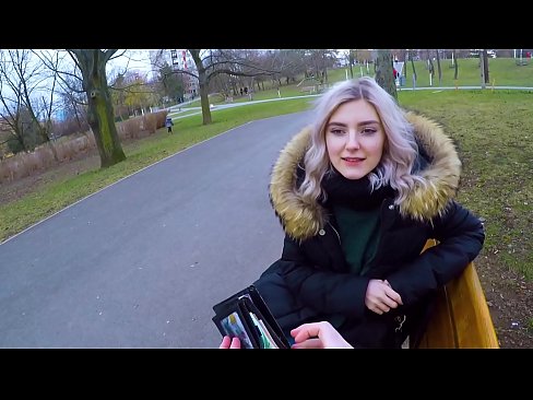 ❤️ Polyká cizí žhavé sperma za peníze - orál v parku Eva Elfie Porno u nás ❌️